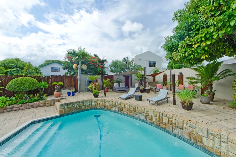 9 Bedroom Property for Sale in Leisure Isle Western Cape